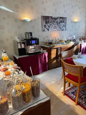 thumbnail: Restaurant
