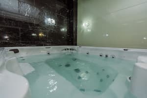 thumbnail: Jetted tub