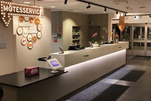 thumbnail: Reception