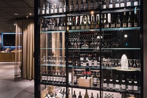 thumbnail: Bar (on property)