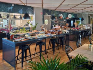 thumbnail: Breakfast area