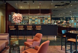 thumbnail: Bar (on property)