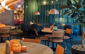 thumbnail: Restaurant