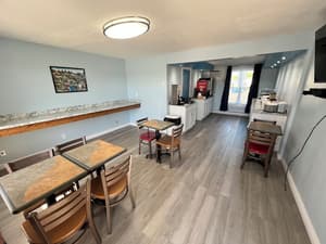 thumbnail: Breakfast area