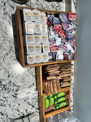 thumbnail: Breakfast area
