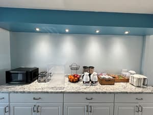 thumbnail: Breakfast area