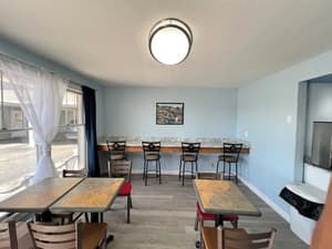 thumbnail: Breakfast area