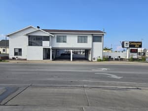 thumbnail: Front of property
