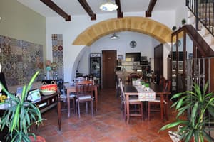 thumbnail: Breakfast area