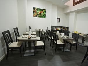 thumbnail: Restaurant