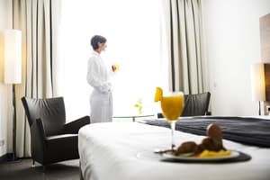 thumbnail: Room service - dining