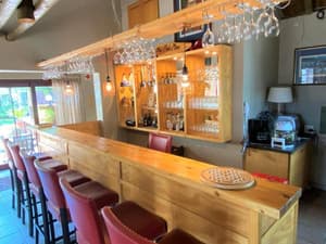 thumbnail: Bar