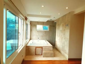 thumbnail: Jetted tub