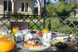 thumbnail: Breakfast area