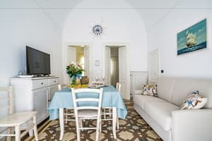 thumbnail: In-room dining