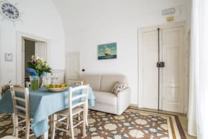 thumbnail: In-room dining