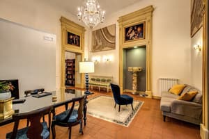 thumbnail: Interior entrance