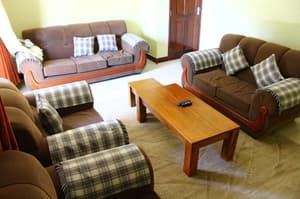 thumbnail: Lobby sitting area