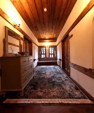 thumbnail: Hallway