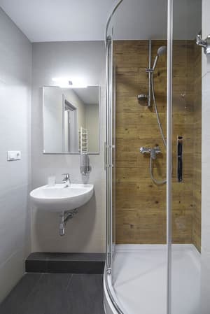 thumbnail: Bathroom shower