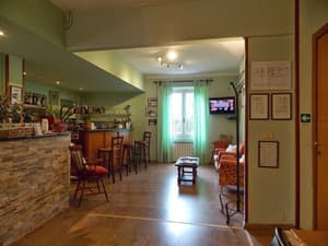 thumbnail: Bar (on property)