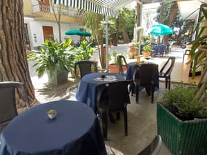thumbnail: Bar (on property)