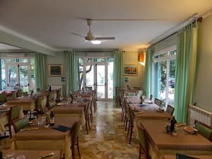 thumbnail: Restaurant
