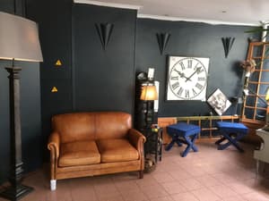 thumbnail: Lobby sitting area