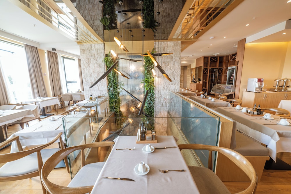 Restaurant-cafeteria