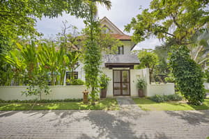 thumbnail: Front of property