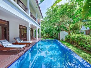 thumbnail: Front of property