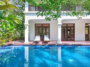 thumbnail: Front of property