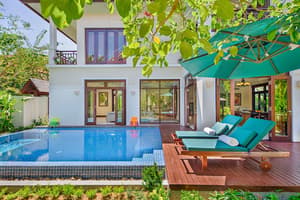 thumbnail: Front of property