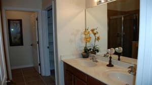 thumbnail: Bathroom amenities