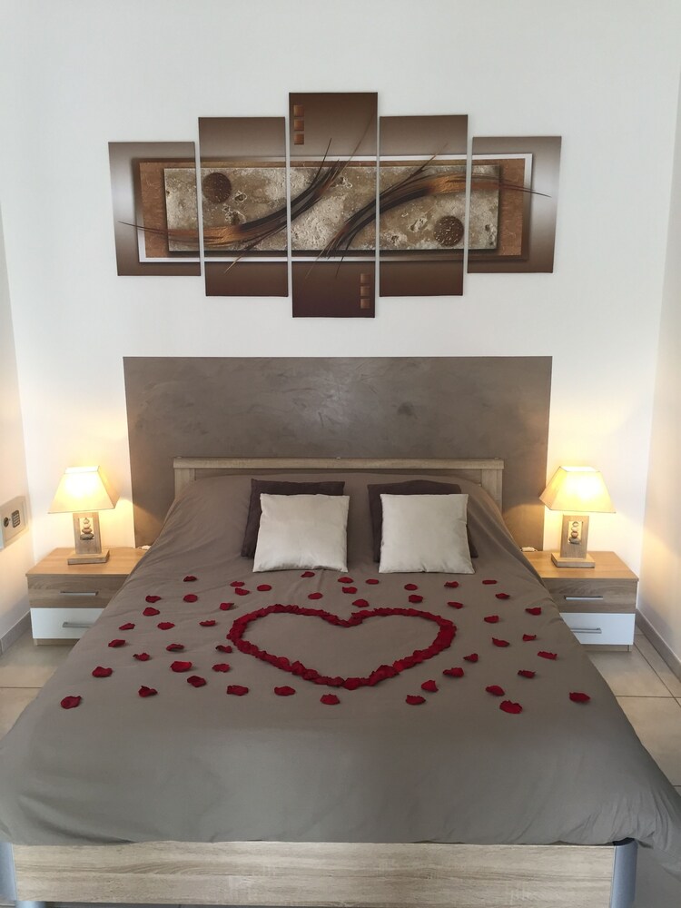 Massage in accommodation