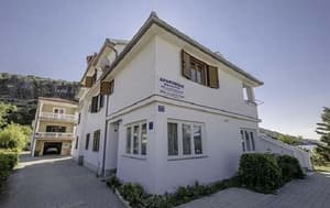 thumbnail: Exterior