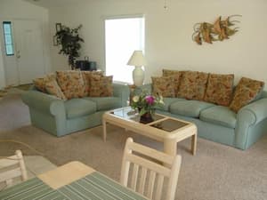 thumbnail: Lobby sitting area