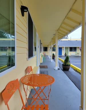 thumbnail: Exterior
