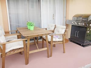 thumbnail: Outdoor dining
