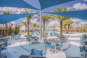 thumbnail: Outdoor dining