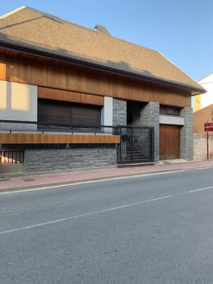 thumbnail: Front of property