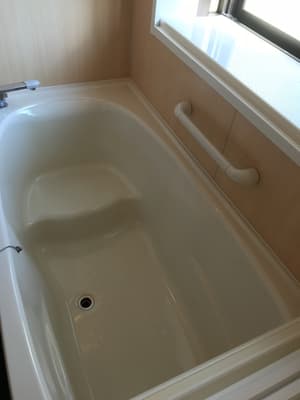 thumbnail: Deep soaking bathtub