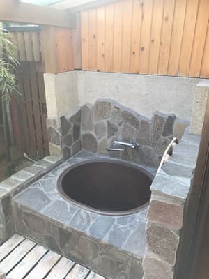 thumbnail: Deep soaking bathtub