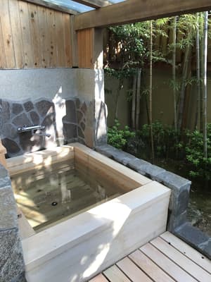 thumbnail: Deep soaking bathtub