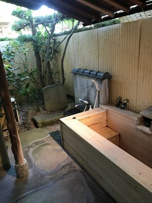 thumbnail: Deep soaking bathtub