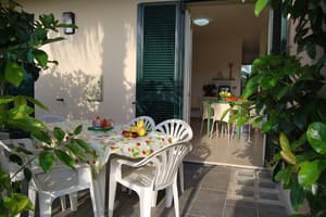 thumbnail: Terrace/patio
