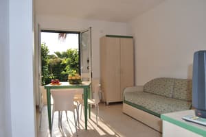 thumbnail: In-room dining