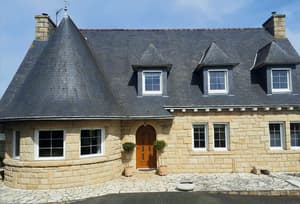 thumbnail: Front of property