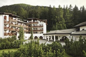 thumbnail: Exterior