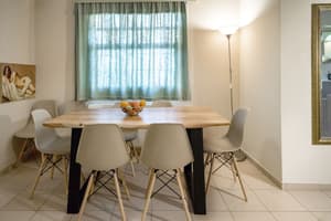 thumbnail: In-room dining